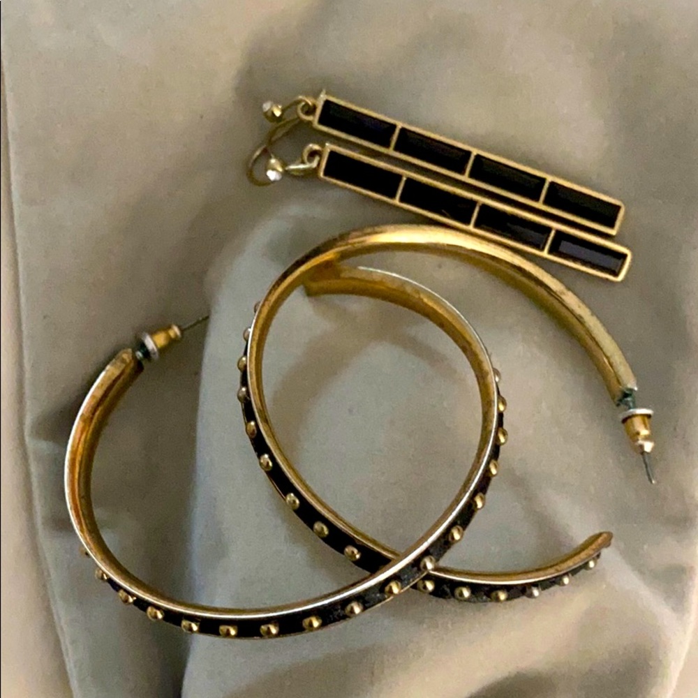 Earrings ! Black and gold hoops and bar earrings!